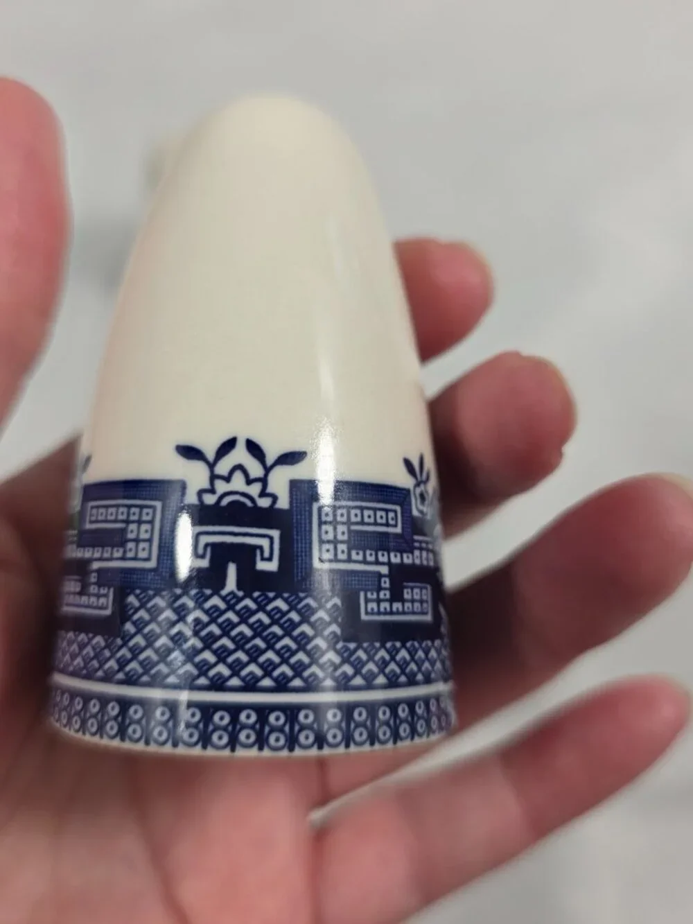 Churchill Willow Blue Salt & Pepper Shaker Set 1/5 Holes Georgian Shape England